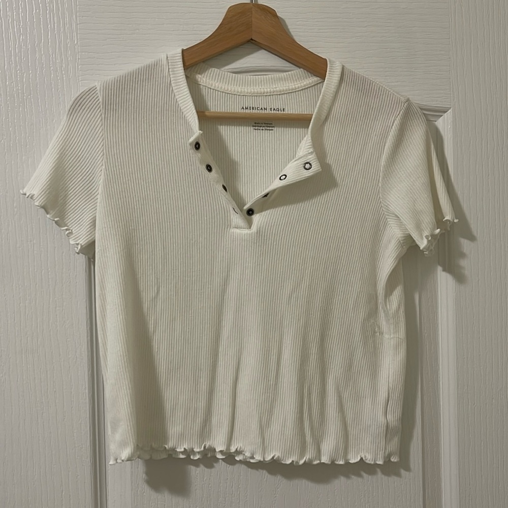 (XS) American Eagle lettuce trim crop tee